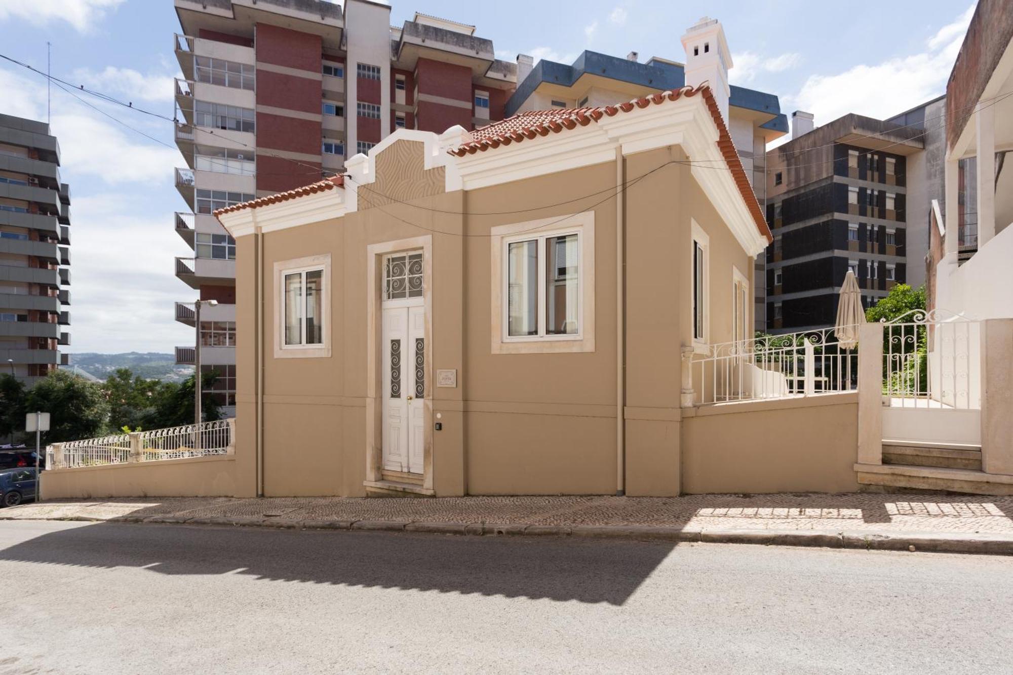 كويمبرا Vila Julieta Guesthouse المظهر الخارجي الصورة